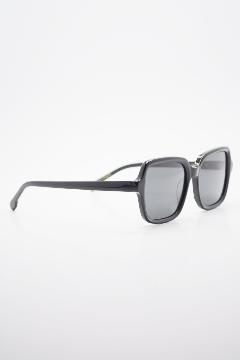 fourty7 black sunglasses